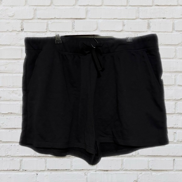 Old Navy Pants - NWT Old Navy Black Cloth Shorts